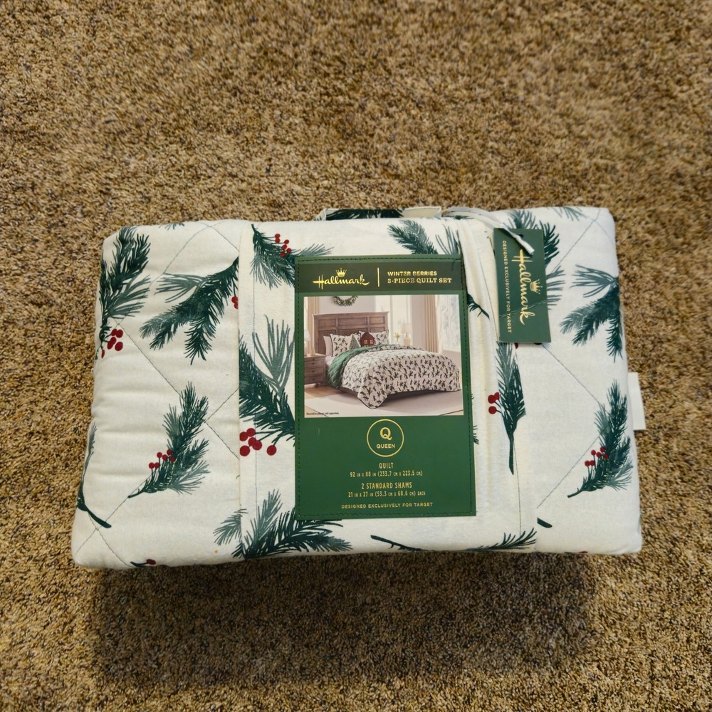 New! Hallmark 3-Piece Patchwork Winter Berries Holiday Quilt Sham Set Queen Red